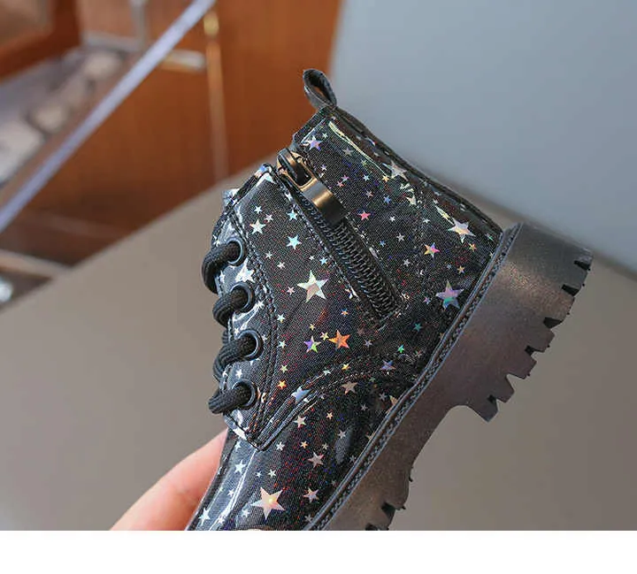 أحذية أطفال للخريف والشتاء بنعل ناعم أحذية ثلج . Autumn and winter children's shoes with s