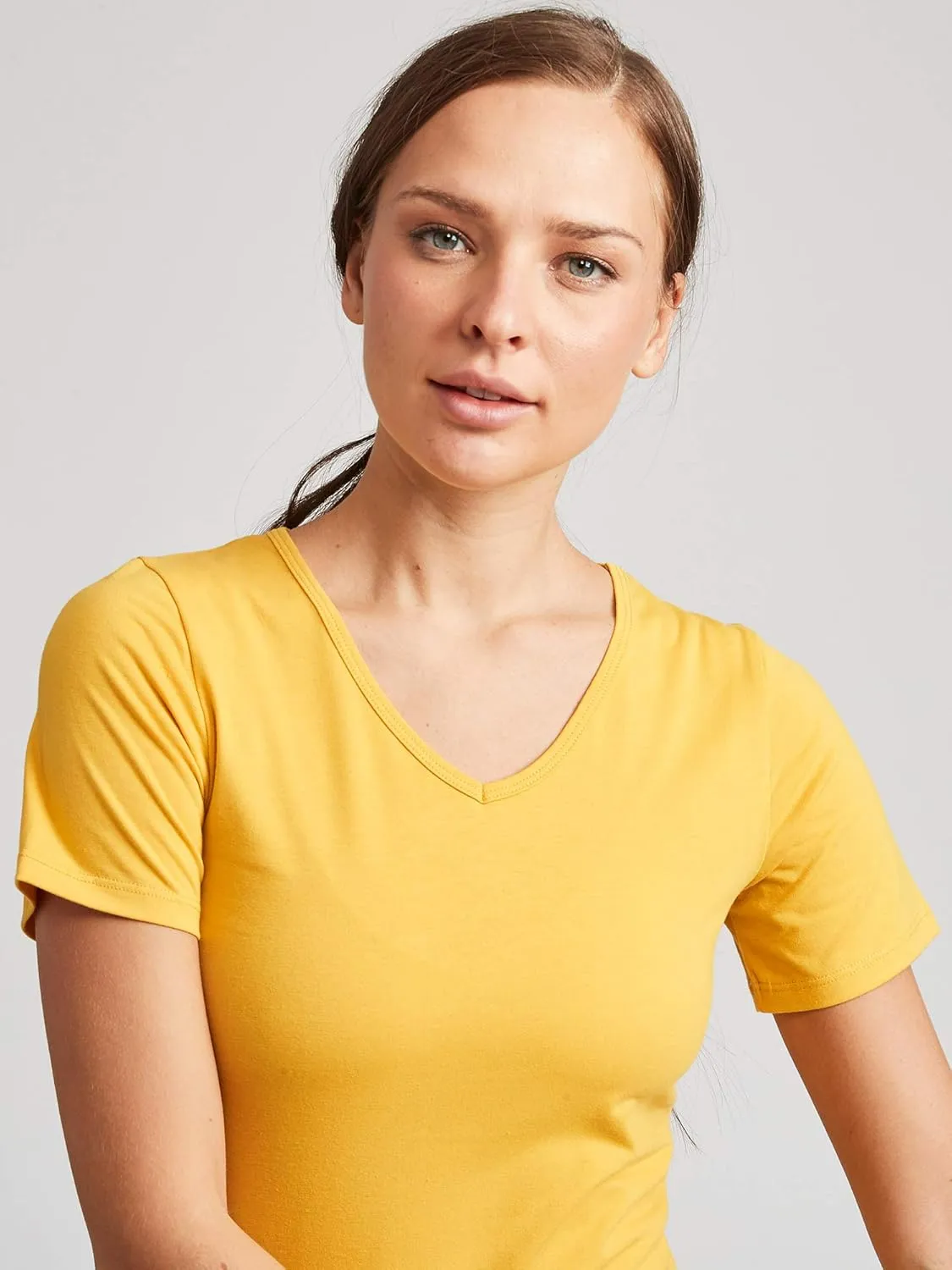 Kalon Women's 4-Pack V-Neck T-Shirt Base Layer