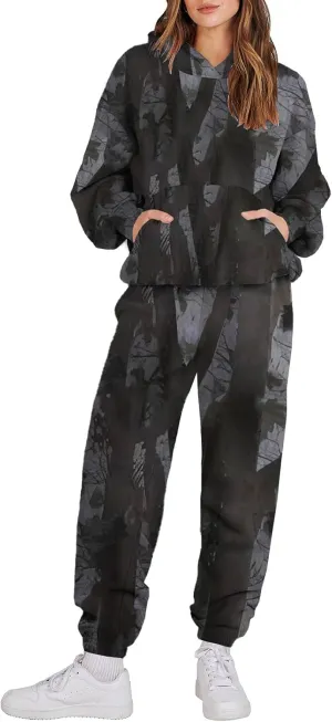 Women's Camo Sweatsuit Set - 2 Piece: Oversized Maple Leaf Print Hoodie & Sweatpants