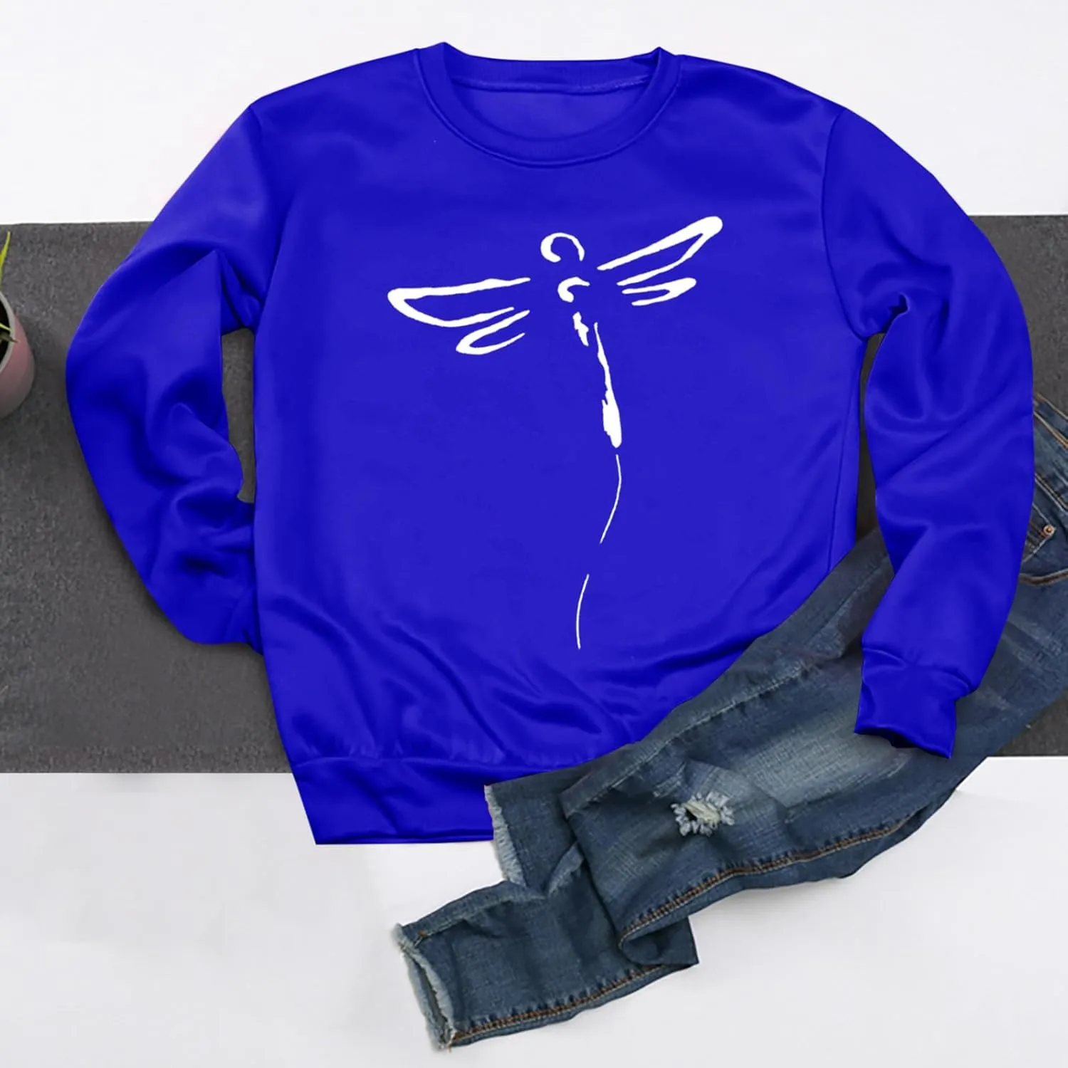 Women's Long Sleeve Pullover 2024 Fall Casual Comfy Loose Shirts Trendy Dragonfly Pattern Print Round Neck Sweatshirt